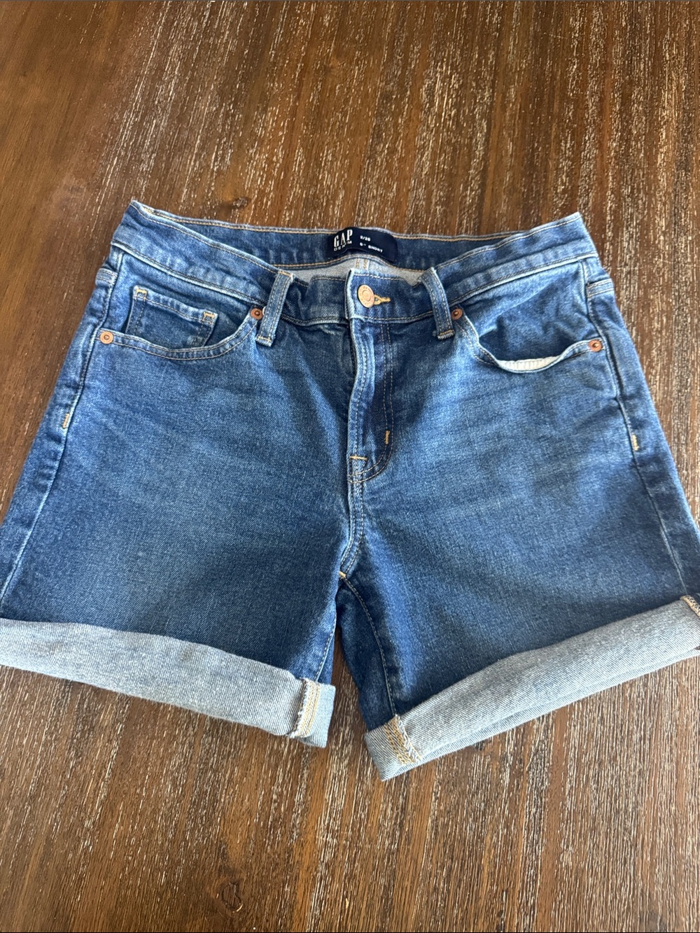 GAP Classic Medium Blue Denim Shorts size 2/26